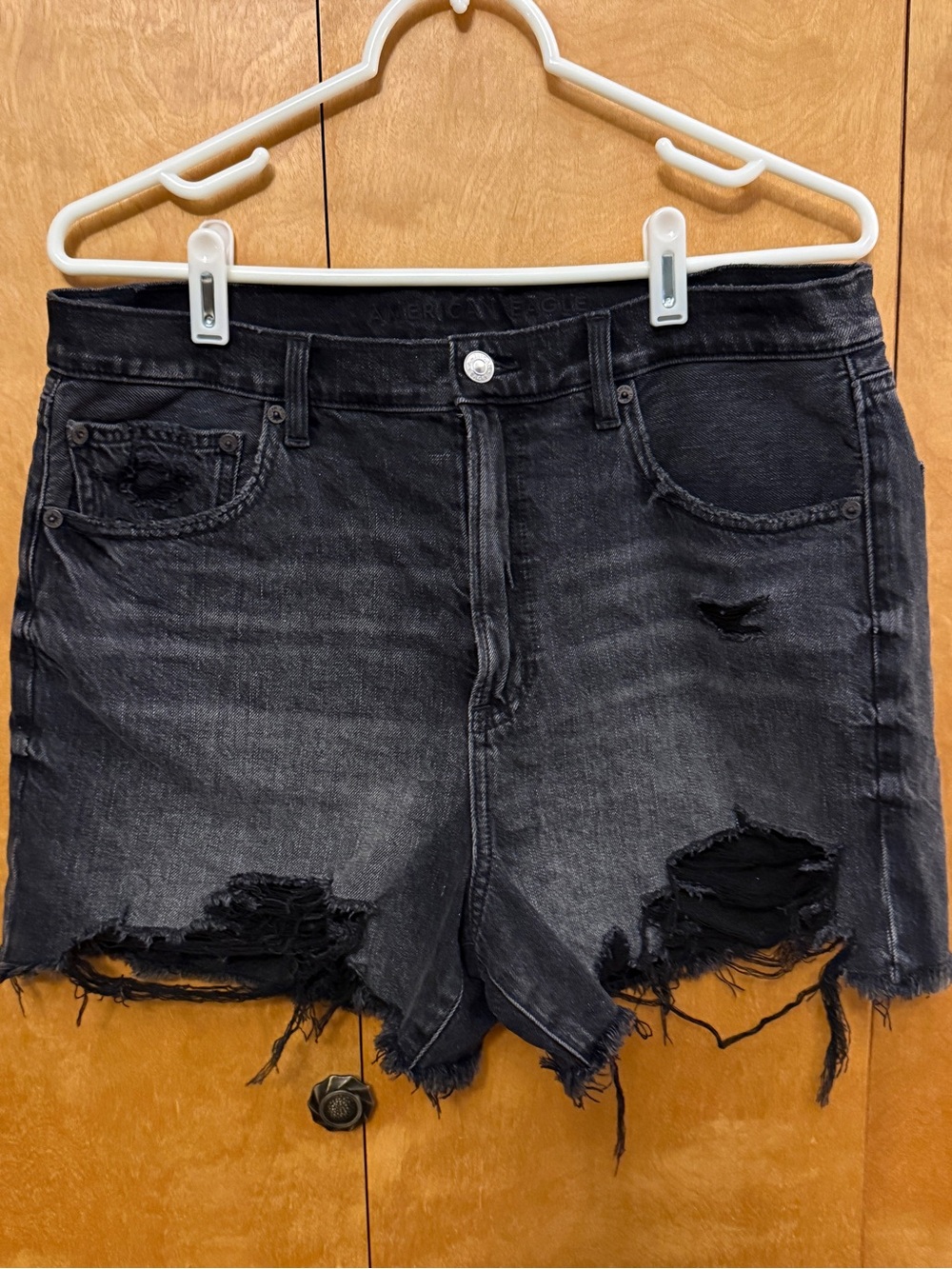 American Eagle Highest Rise 90s Boyfriend Shorts Black Distressed size 12